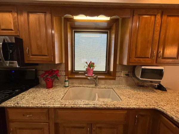 $349,900 | 621 Nancyk Crossing, Roanoke, IN 46783