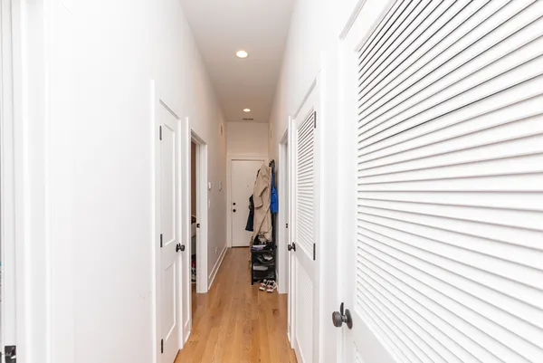 $2,885 | 3517 North Reta Avenue, Unit 2R, Chicago, IL 60657