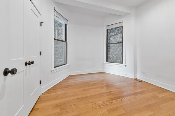 $2,885 | 3517 North Reta Avenue, Unit 2R, Chicago, IL 60657