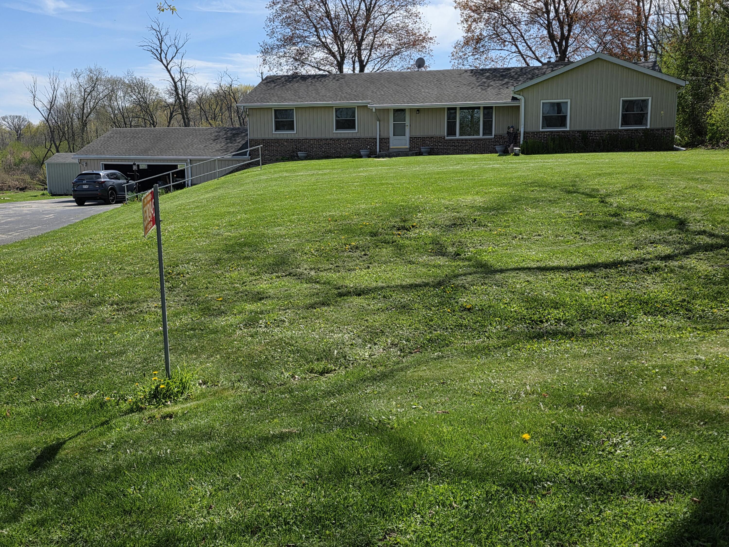 S53W24945 Glendale Road Waukesha, WI 53189 - Photo 3 of 48 3