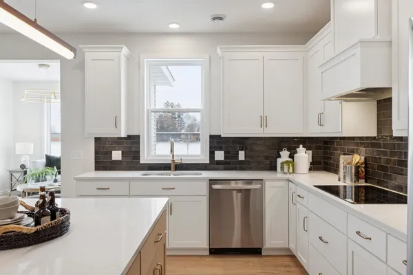 $525,560 | 10937 37th Street North, Lake Elmo, MN 55042