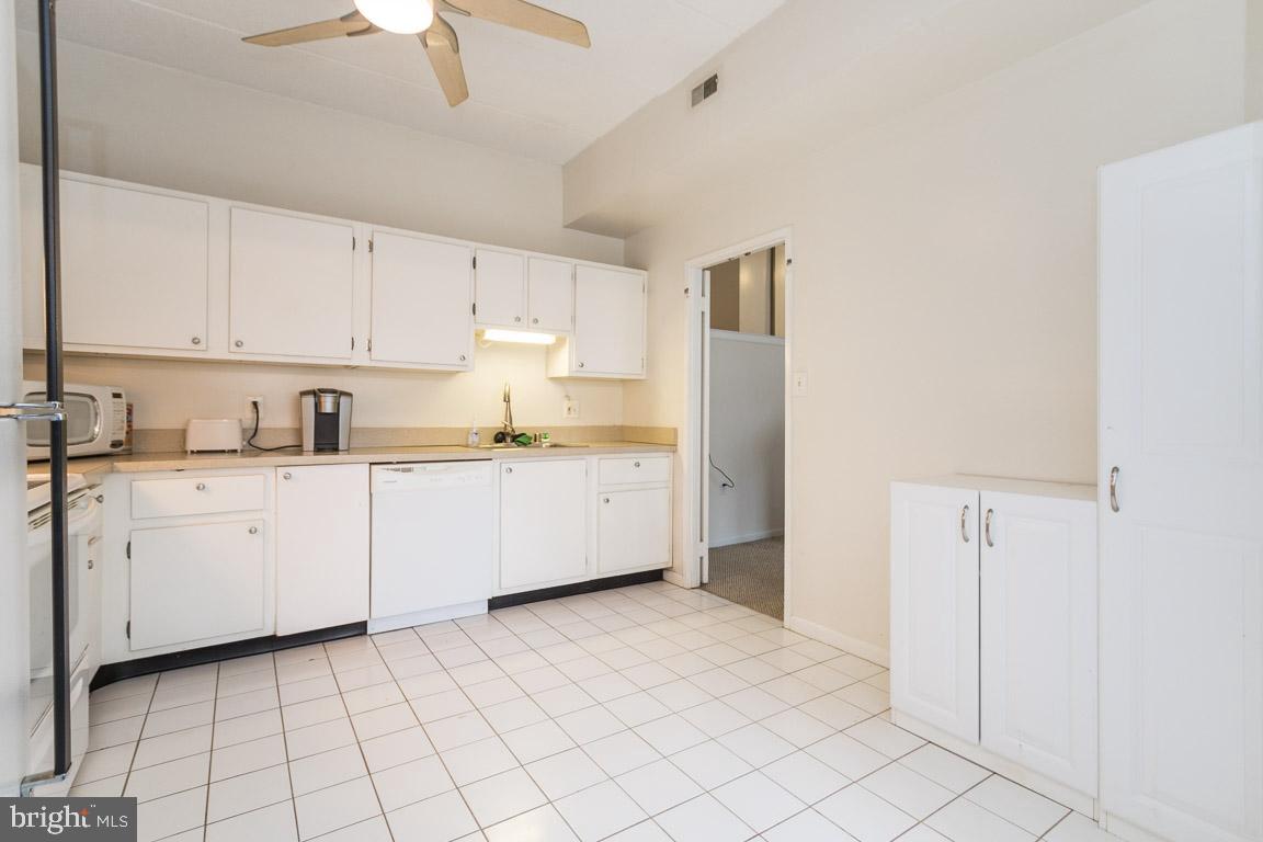 2110 Green Watch Way, Unit 201 Reston, VA 20191 - Photo 14 of 35 Large Kitchen