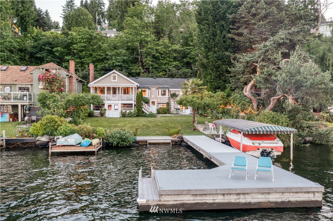11712 Riviera Place Northeast Seattle, WA 98125 - Photo 1 of 32 Gallery Image 1
