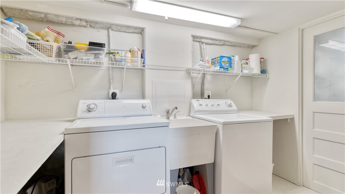 11712 Riviera Place Northeast Seattle, WA 98125 - Photo 22 of 32 Gallery Image 22