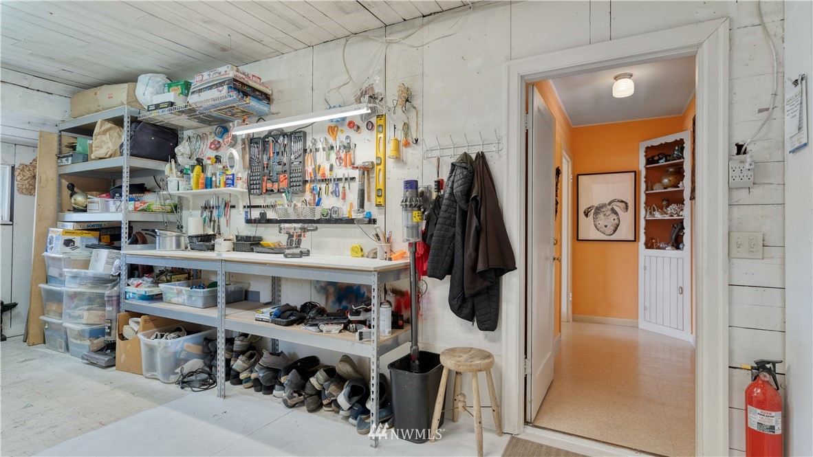 11712 Riviera Place Northeast Seattle, WA 98125 - Photo 24 of 32 Gallery Image 24