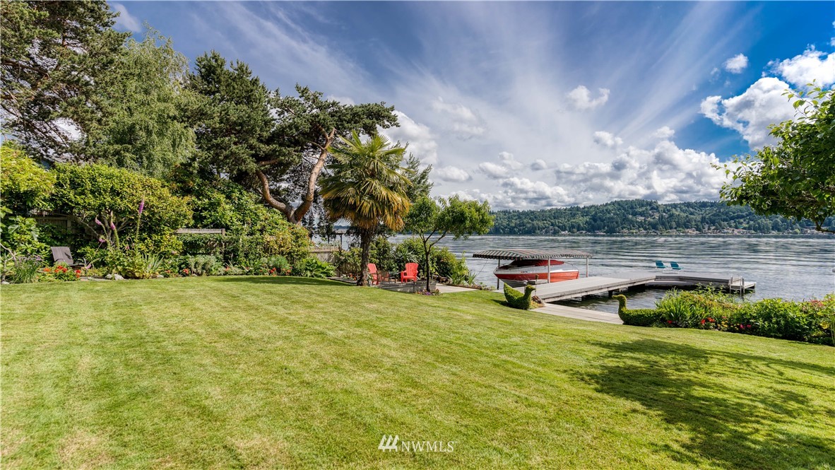 11712 Riviera Place Northeast Seattle, WA 98125 - Photo 27 of 32 Gallery Image 27