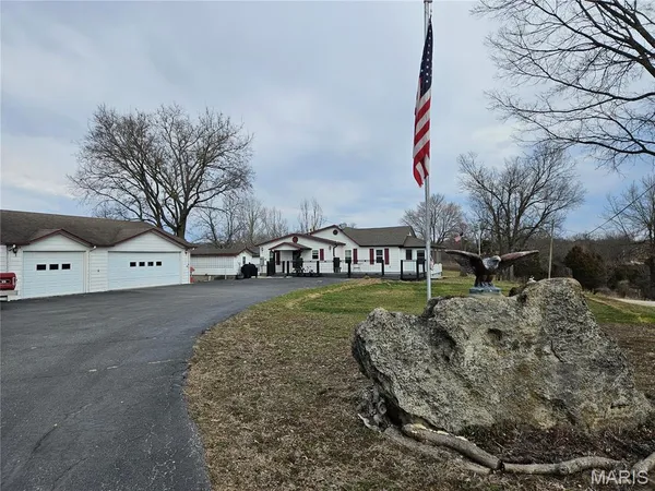 $325,000 | 22625 Redwood Road, Richland, MO 65556