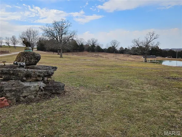 $325,000 | 22625 Redwood Road, Richland, MO 65556