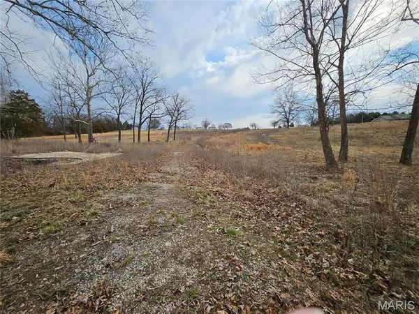 $325,000 | 22625 Redwood Road, Richland, MO 65556