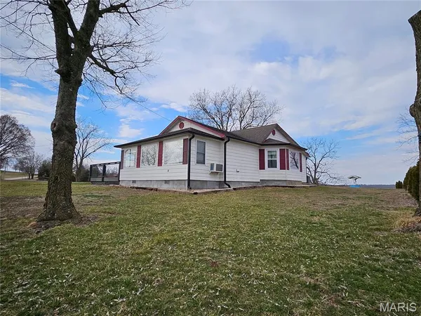 $325,000 | 22625 Redwood Road, Richland, MO 65556