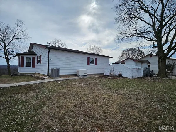$325,000 | 22625 Redwood Road, Richland, MO 65556