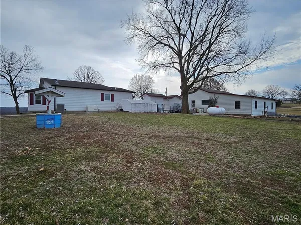 $325,000 | 22625 Redwood Road, Richland, MO 65556