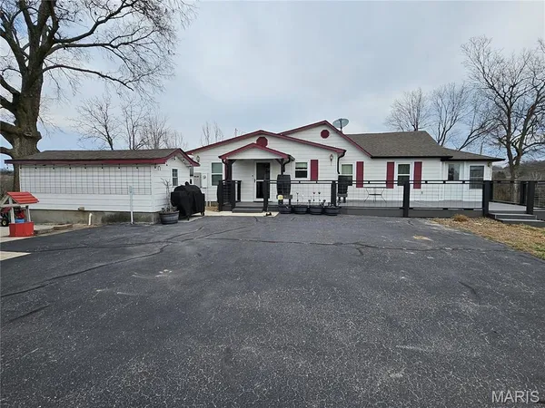 $325,000 | 22625 Redwood Road, Richland, MO 65556