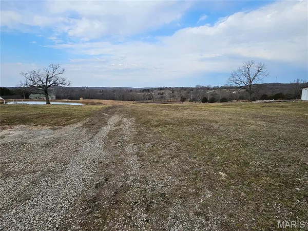 $325,000 | 22625 Redwood Road, Richland, MO 65556