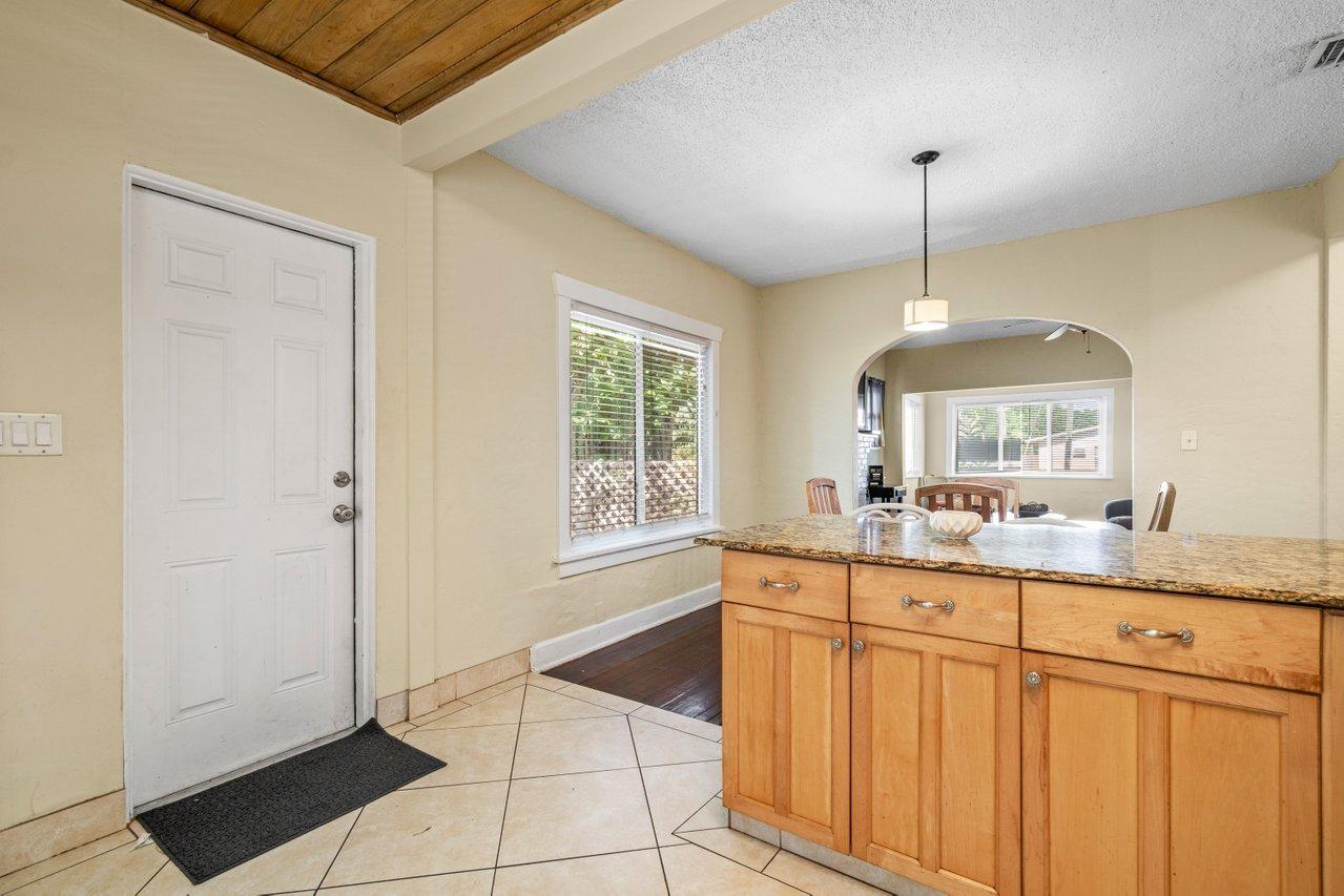 524 Colonial Road West Palm Beach, FL 33405 - Photo 14 of 29 014-524ColonialRoad-WestPalmBeach-FL-334