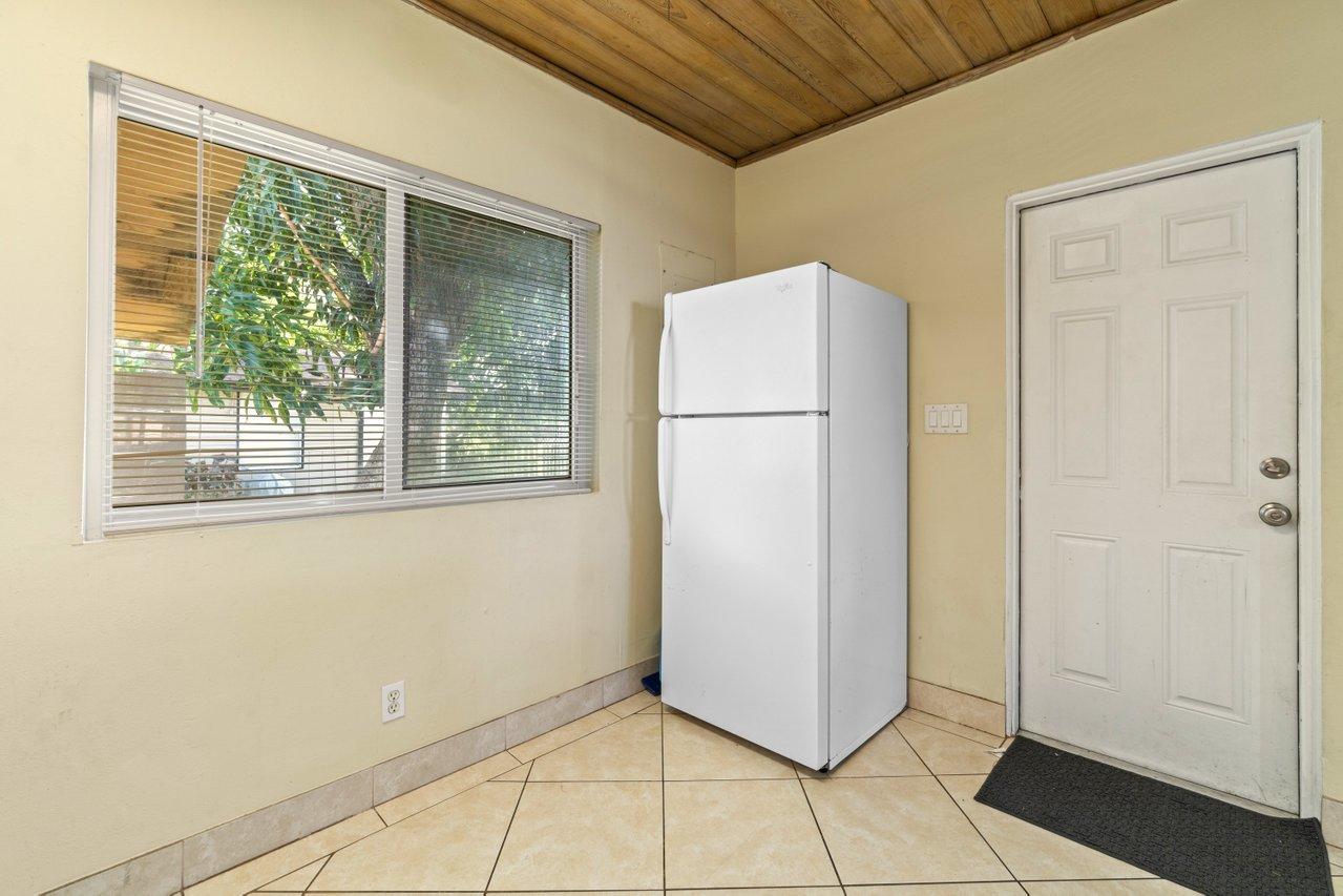 524 Colonial Road West Palm Beach, FL 33405 - Photo 15 of 29 015-524ColonialRoad-WestPalmBeach-FL-334