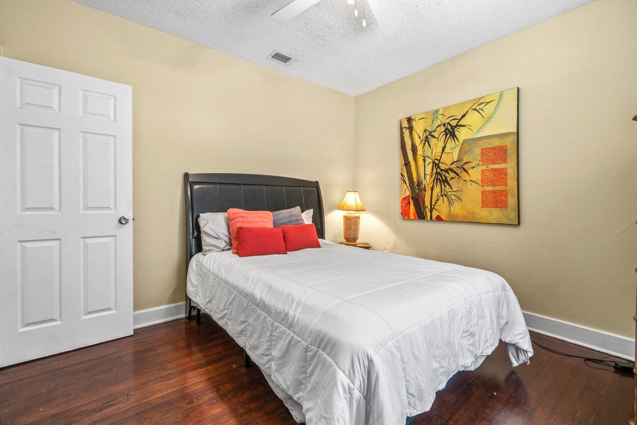 524 Colonial Road West Palm Beach, FL 33405 - Photo 18 of 29 018-524ColonialRoad-WestPalmBeach-FL-334