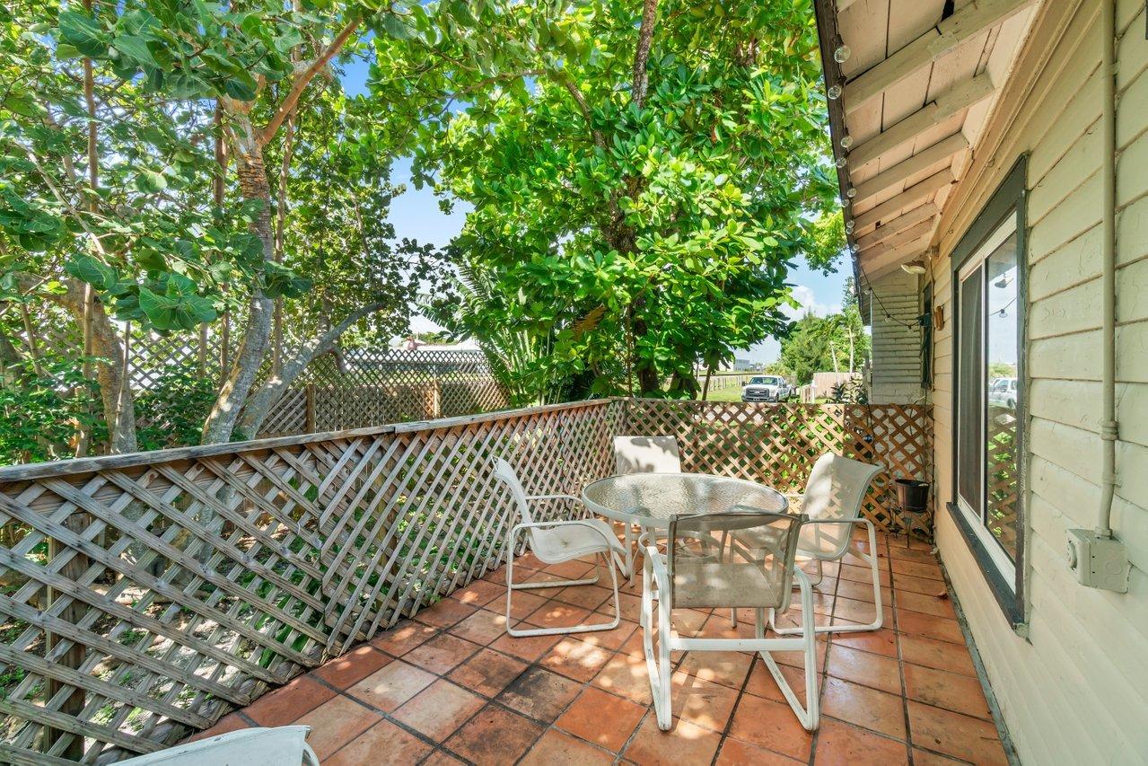 524 Colonial Road West Palm Beach, FL 33405 - Photo 22 of 29 024-524ColonialRoad-WestPalmBeach-FL-334