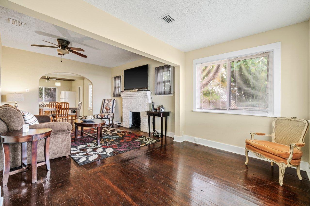 524 Colonial Road West Palm Beach, FL 33405 - Photo 5 of 29 005-524ColonialRoad-WestPalmBeach-FL-334