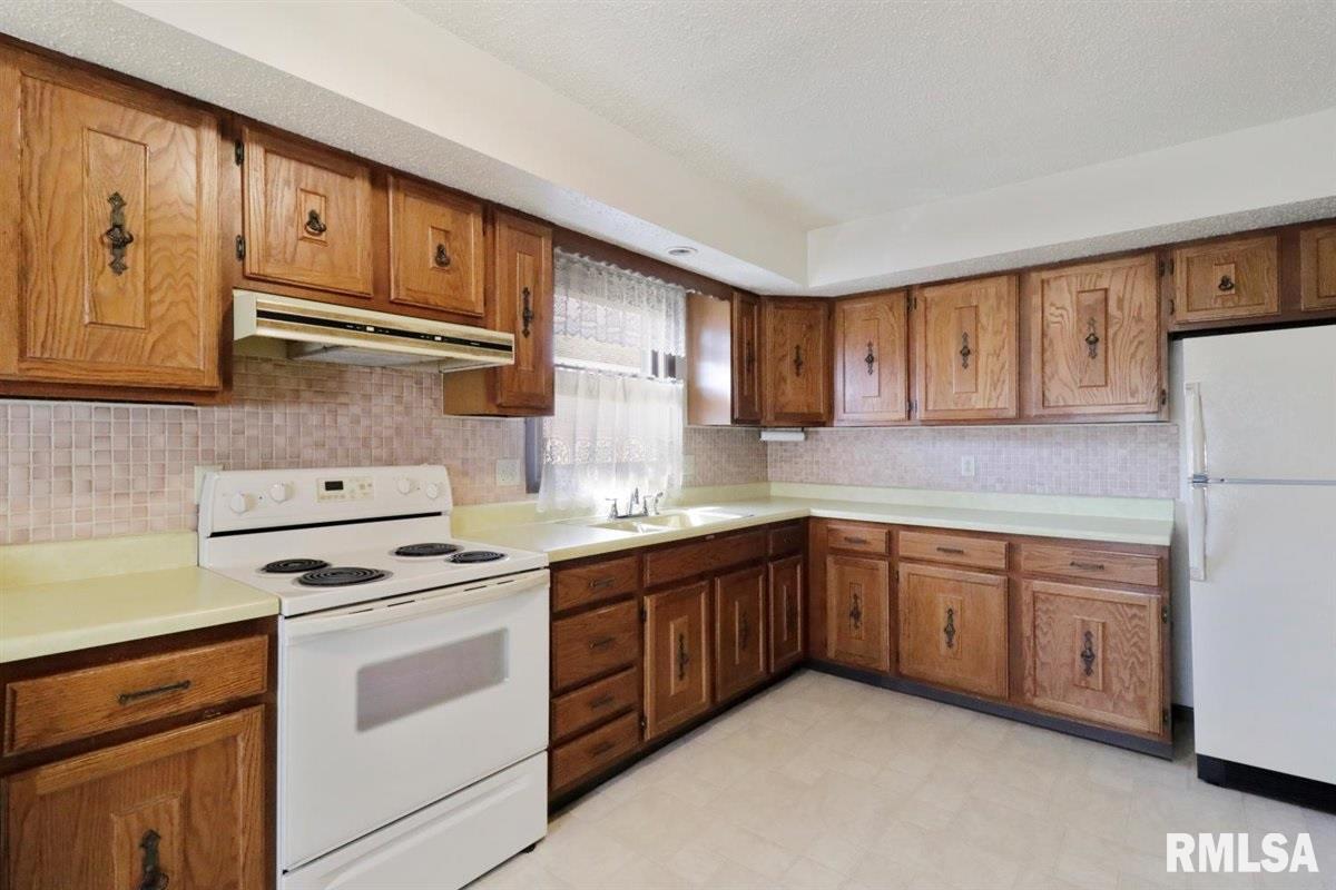 2318 South 14th Street Springfield, IL 62703 - Photo 5 of 19