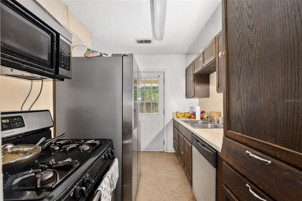 305 Northwest 34th Street Gainesville, FL 32607 - Photo 11 of 43