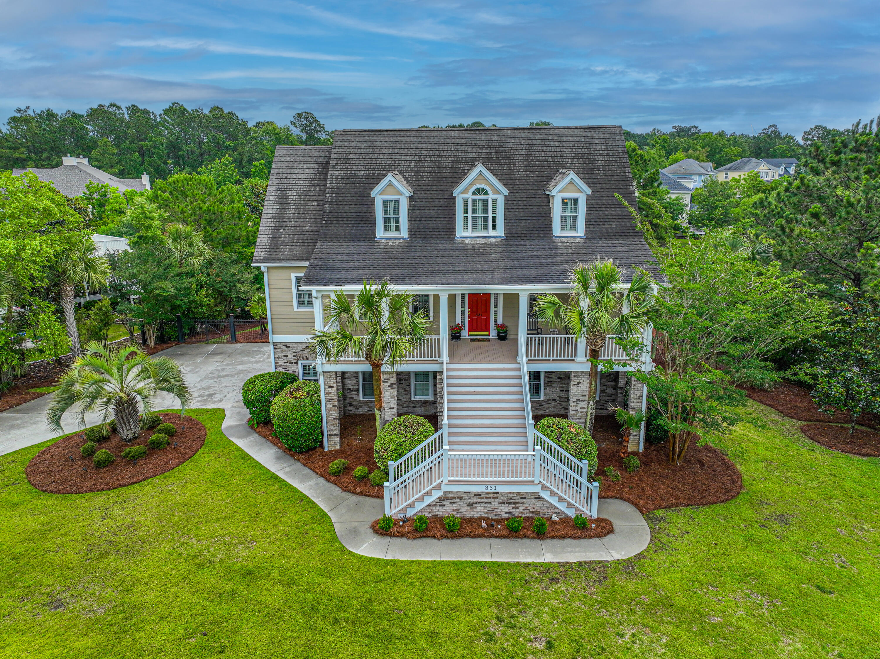 331 Commonwealth Road Mount Pleasant, SC 29466 - Photo 3 of 74 331CommonwealthRd63