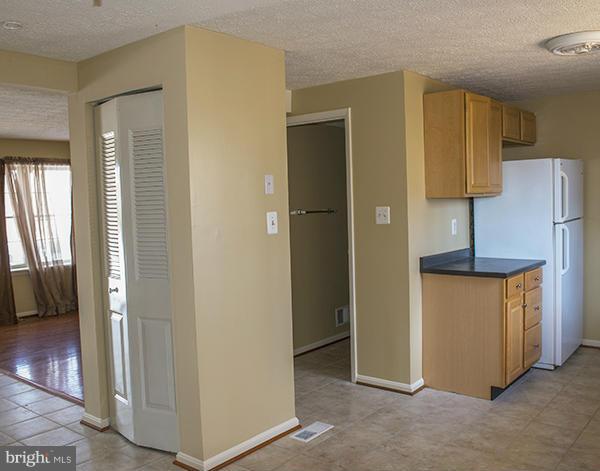 10324 Apple Ridge Road Gaithersburg, MD 20886 - Photo 5 of 24 Kitchen