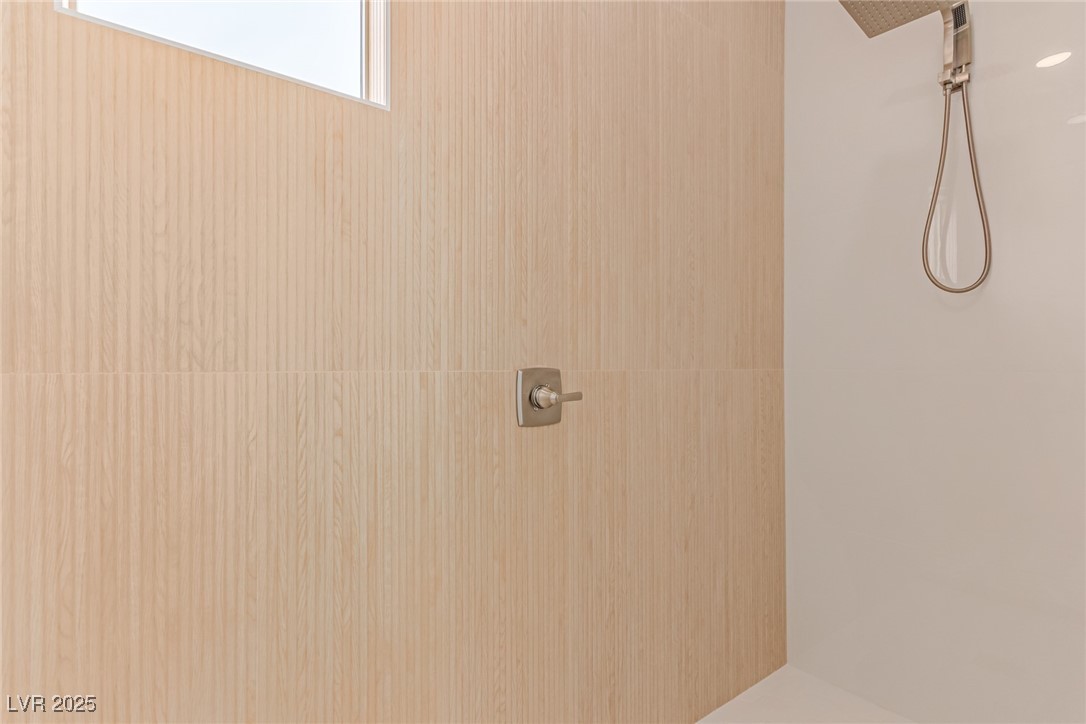 298 Nine Mile Creek Drive Las Vegas, NV 89138 - Photo 13 of 30 Full bath with a shower