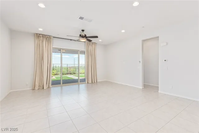 $3,100 | 298 Nine Mile Creek Drive, Las Vegas, NV 89138