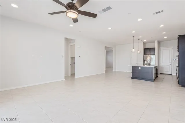 $3,100 | 298 Nine Mile Creek Drive, Las Vegas, NV 89138