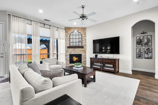 $659,500 | 8 Center Court, Heath, TX 75032