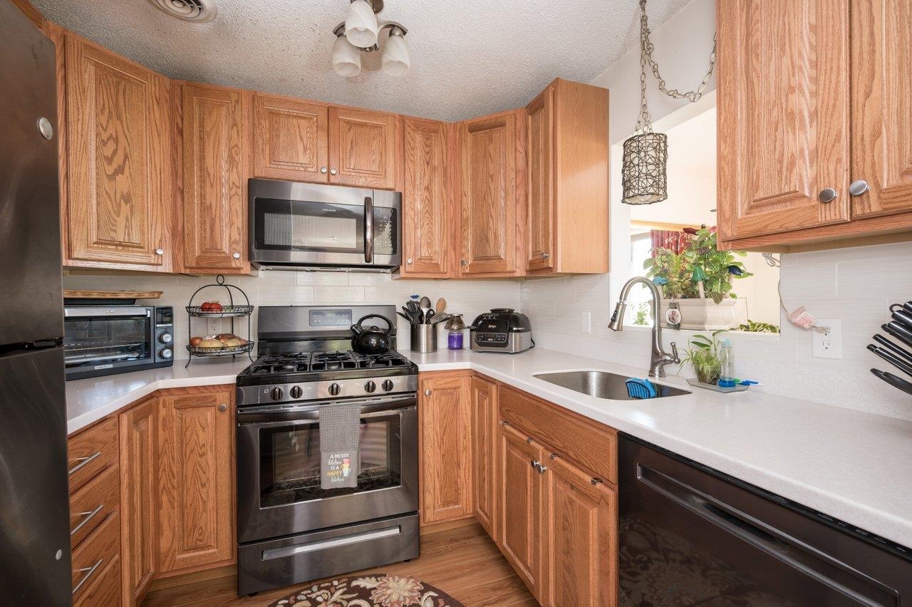 1 Dustin Homestead, Unit 1 Rochester, NH 03867 - Photo 6 of 37