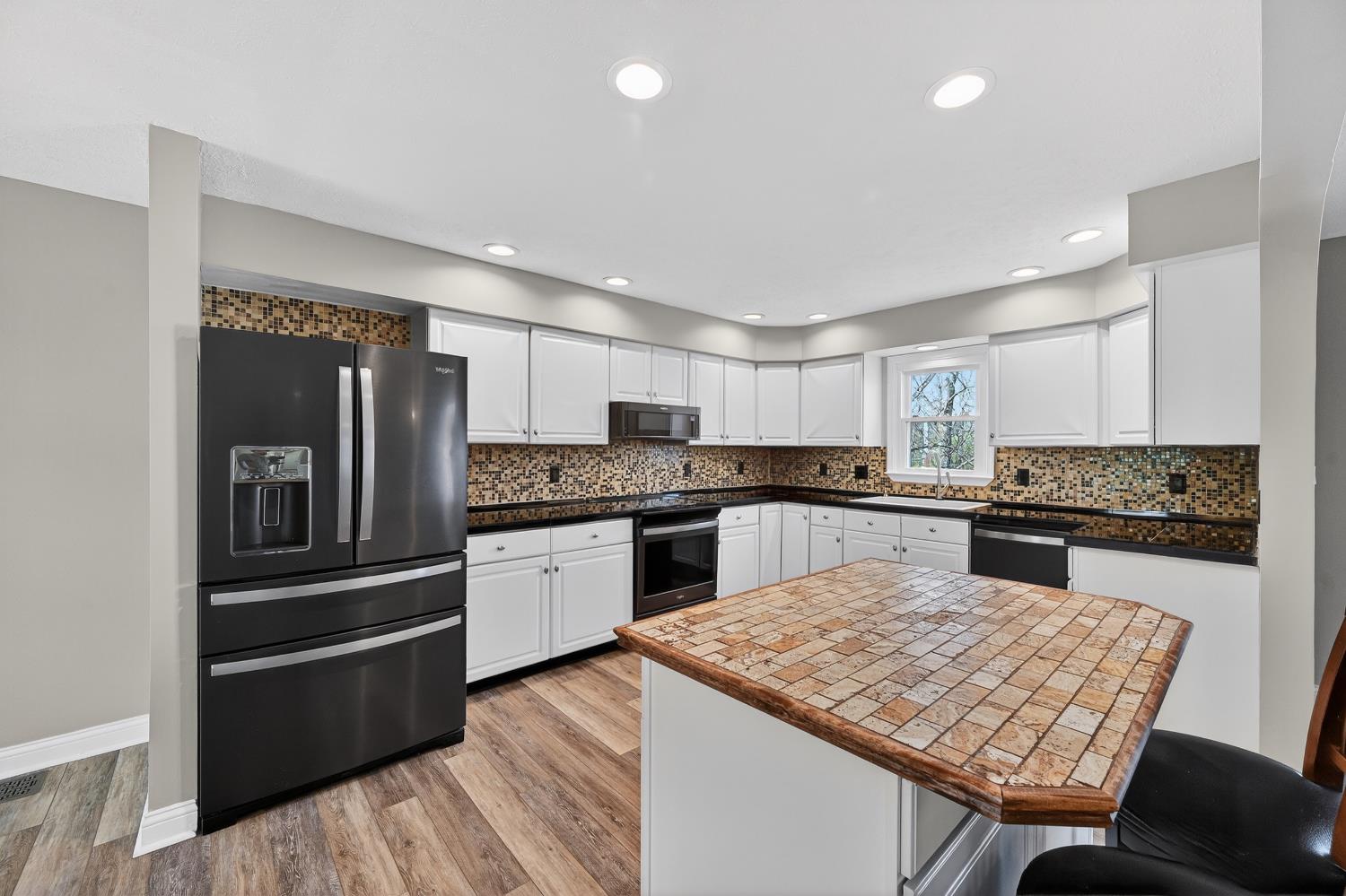 627 Hickory Road Lawrenceburg, IN 47025 - Photo 12 of 48