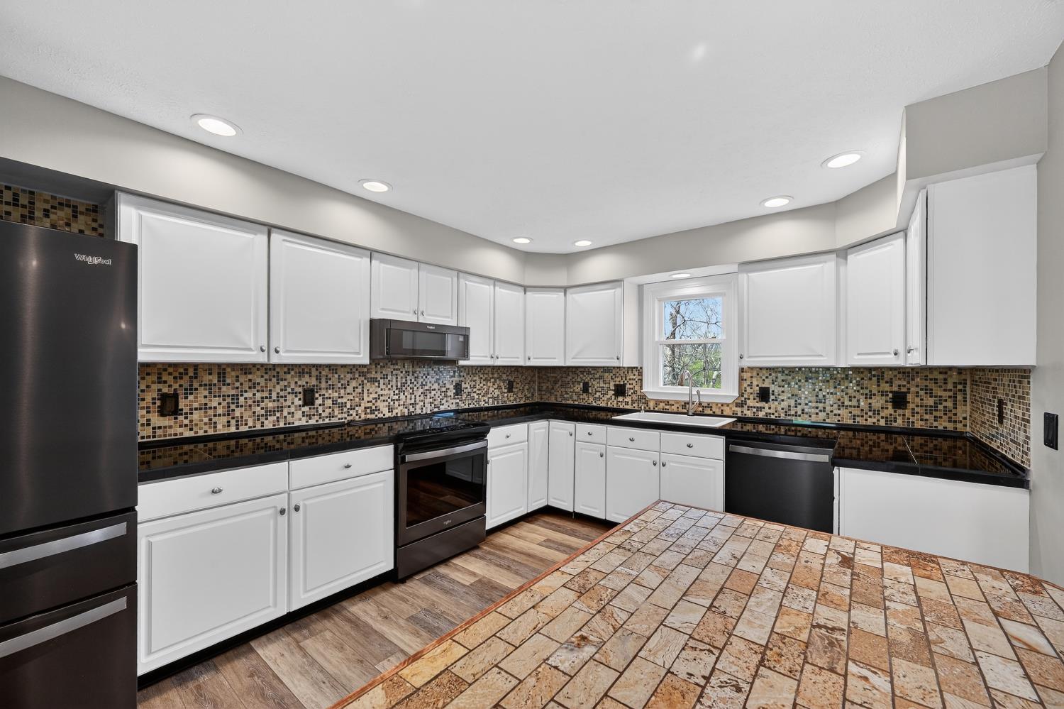 627 Hickory Road Lawrenceburg, IN 47025 - Photo 14 of 48