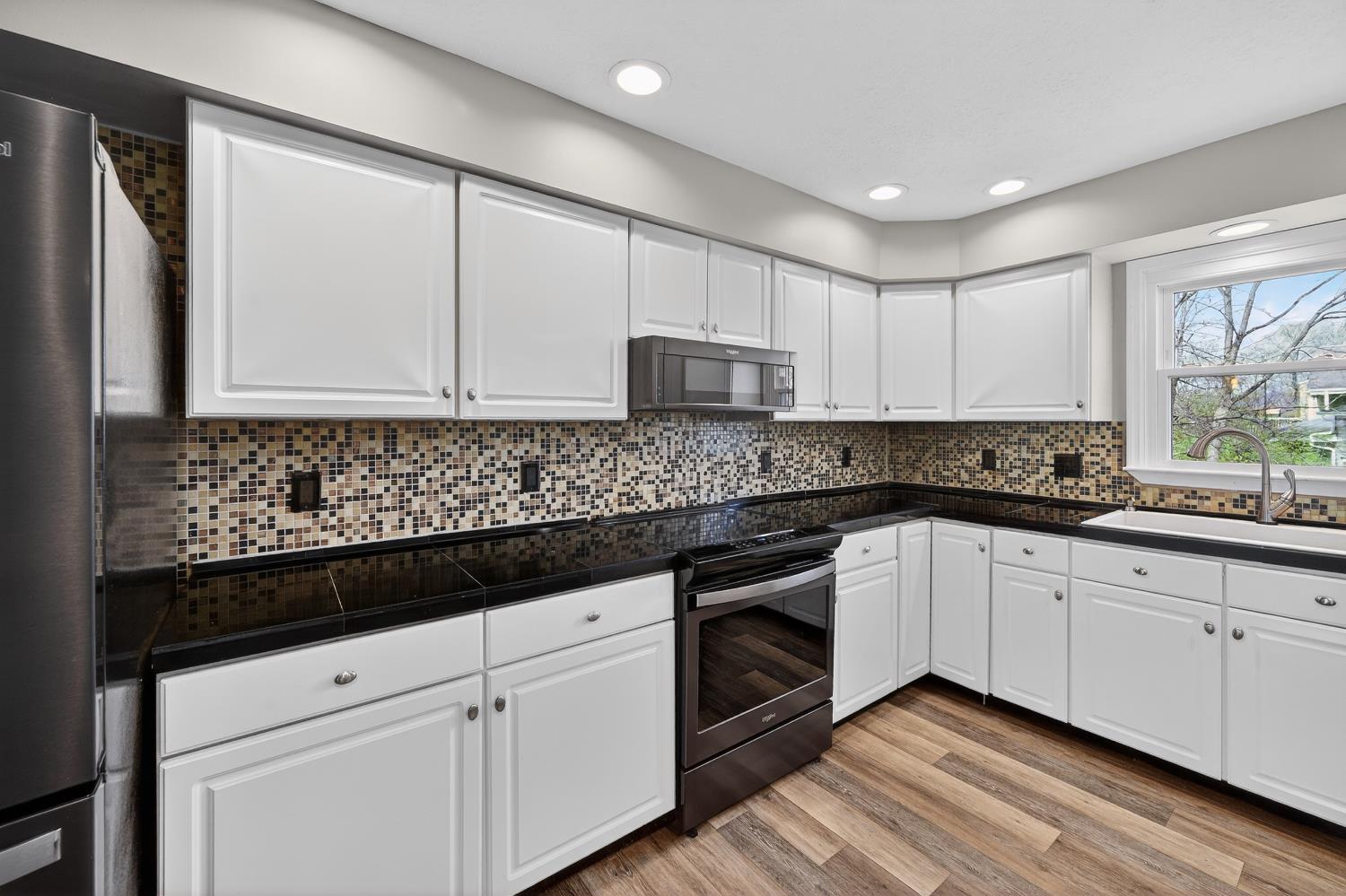 627 Hickory Road Lawrenceburg, IN 47025 - Photo 15 of 48