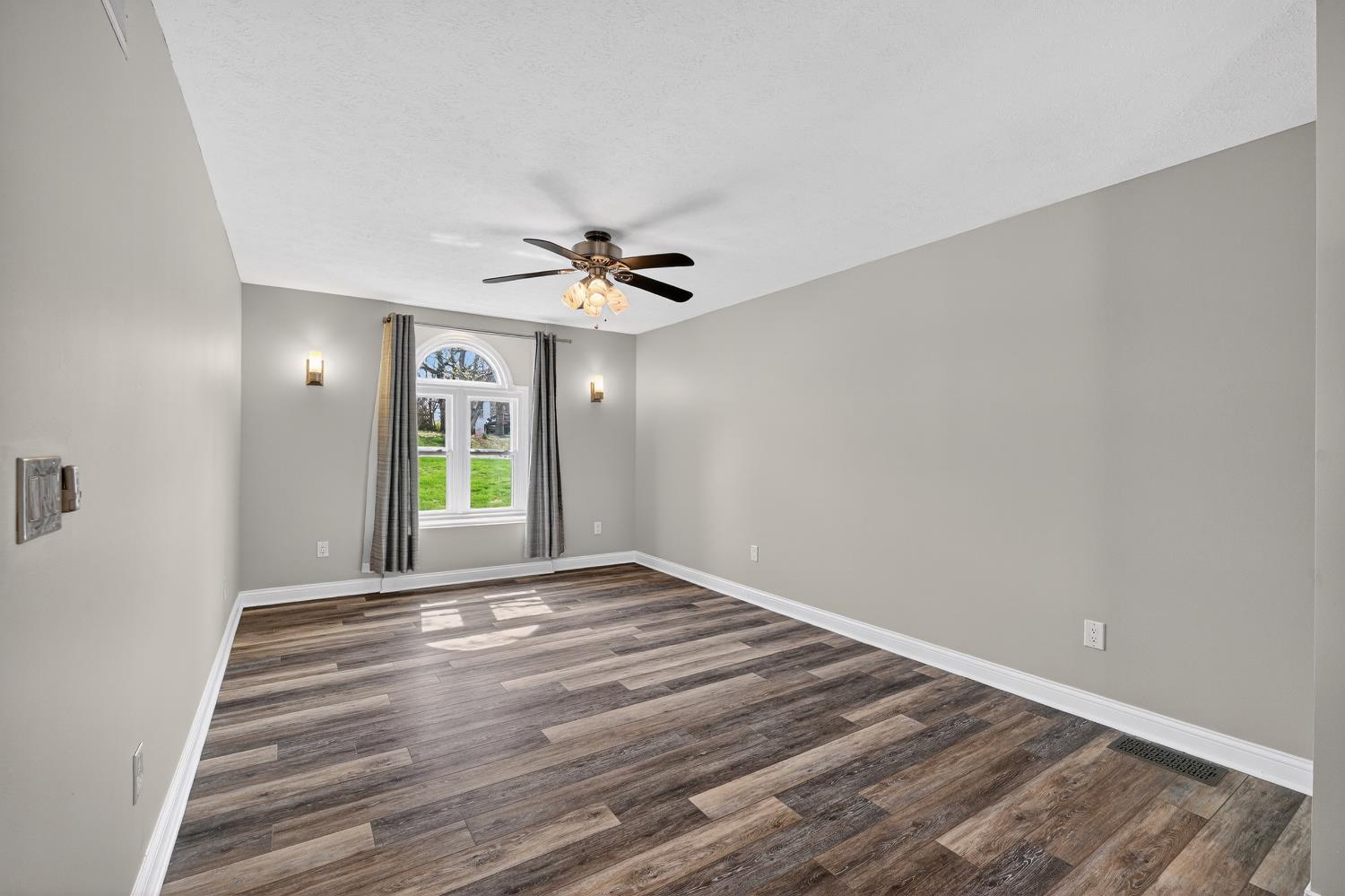 627 Hickory Road Lawrenceburg, IN 47025 - Photo 18 of 48