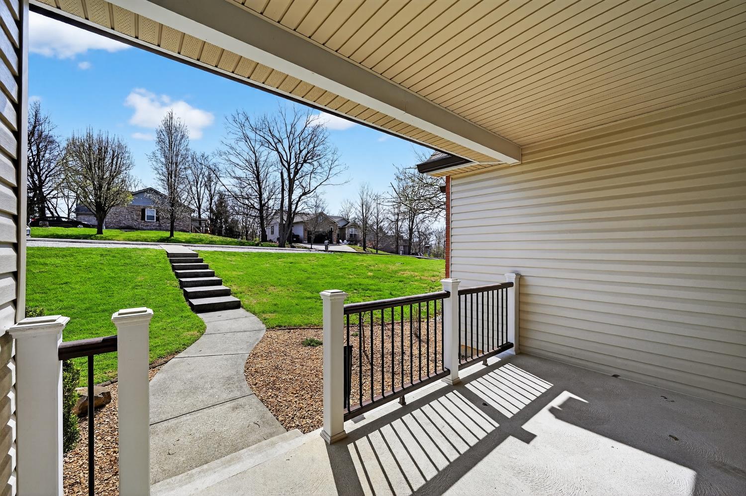 627 Hickory Road Lawrenceburg, IN 47025 - Photo 4 of 48