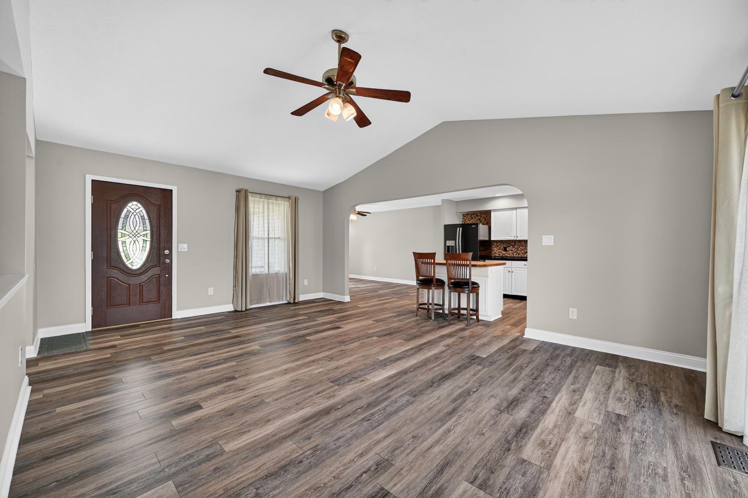 627 Hickory Road Lawrenceburg, IN 47025 - Photo 5 of 48