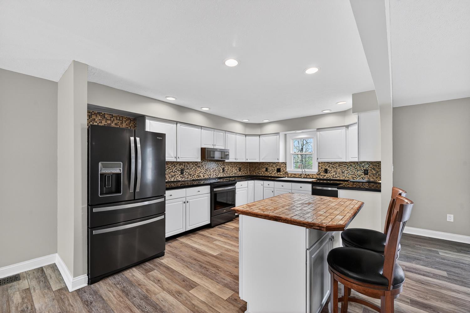 627 Hickory Road Lawrenceburg, IN 47025 - Photo 7 of 48