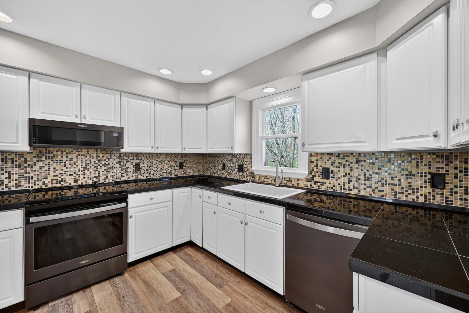 627 Hickory Road Lawrenceburg, IN 47025 - Photo 10 of 48