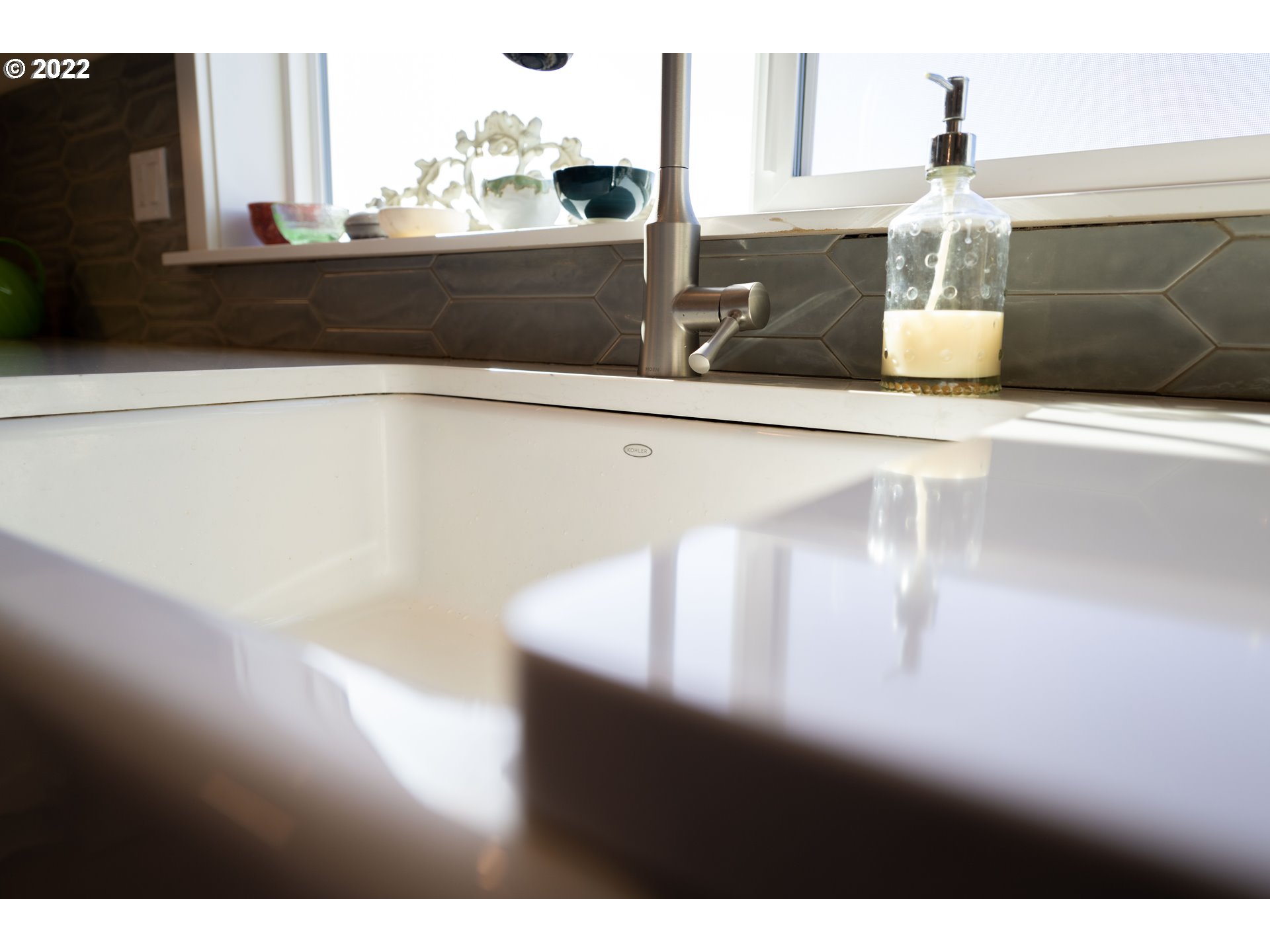 89442 Ocean Drive Warrenton, OR 97146 - Photo 24 of 31 a close view of sink