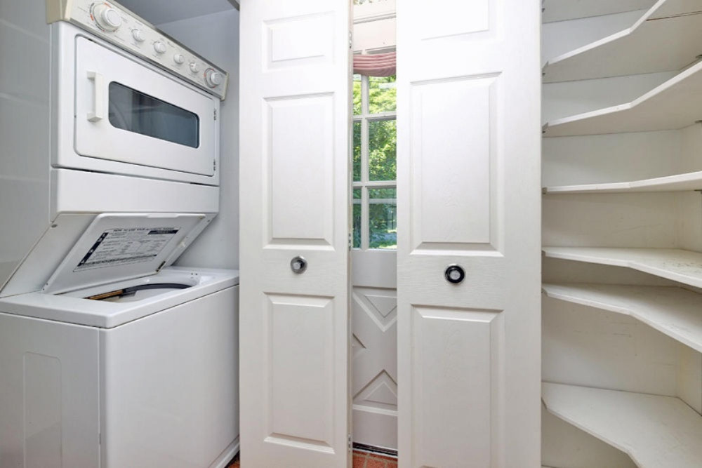 3223 Old Colony Road Kalamazoo, MI 49008 - Photo 13 of 41 3223 Old Colony-13