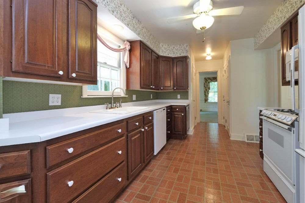 3223 Old Colony Road Kalamazoo, MI 49008 - Photo 9 of 41 3223 Old Colony-9