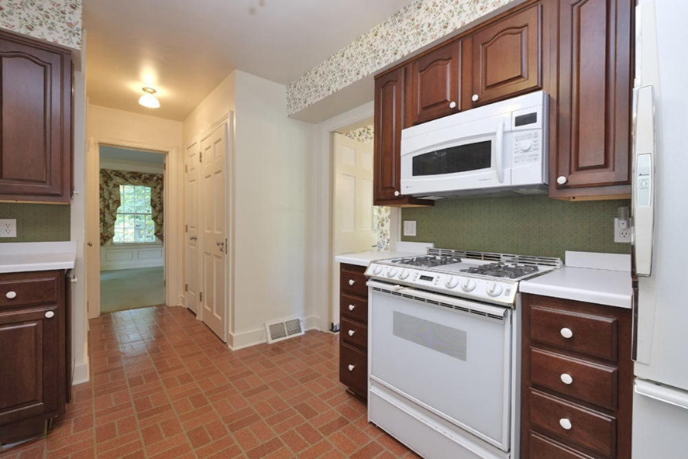 3223 Old Colony Road Kalamazoo, MI 49008 - Photo 10 of 41 3223 Old Colony-10