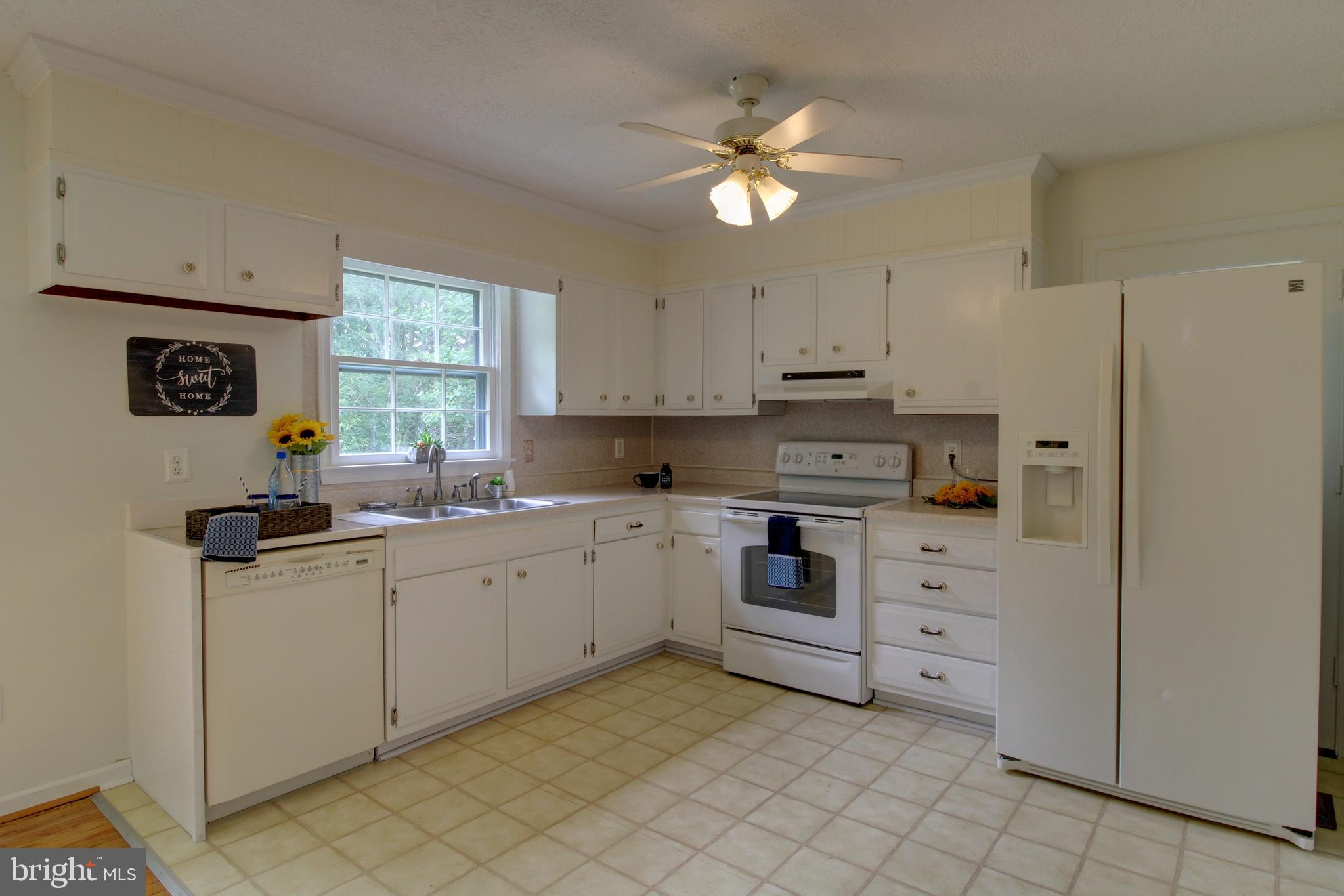 17153 North Merrimac Road Culpeper, VA 22701 - Photo 3 of 34 Open working kitchen