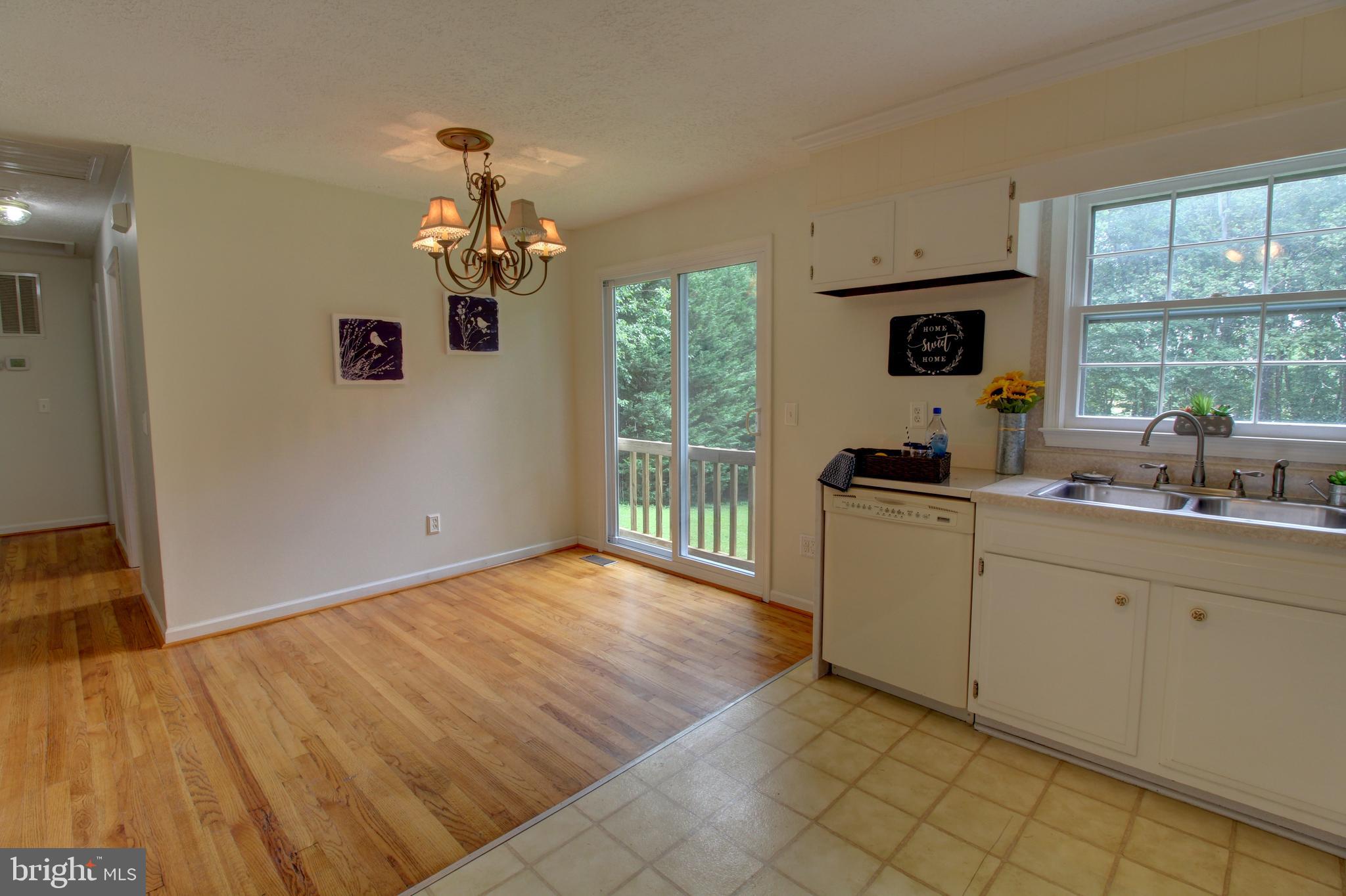 17153 North Merrimac Road Culpeper, VA 22701 - Photo 9 of 34 Kitchen / Dining room