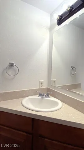 $1,400 | 4954 Larkspur Street, Las Vegas, NV 89120