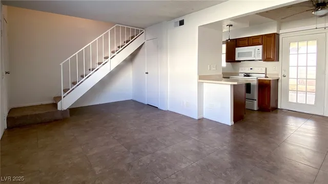 $1,400 | 4954 Larkspur Street, Las Vegas, NV 89120