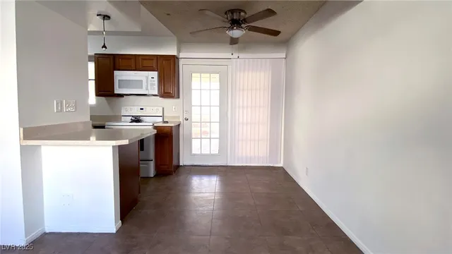 $1,400 | 4954 Larkspur Street, Las Vegas, NV 89120
