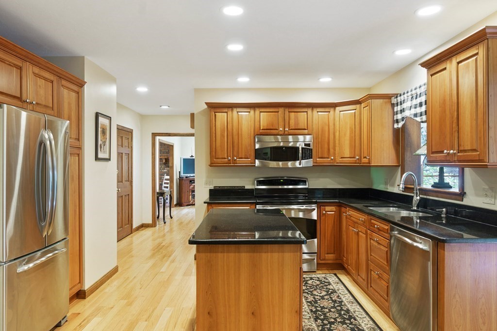 43 Oak Circle Princeton, MA 01541 - Photo 12 of 42